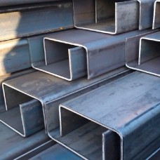 Швеллер нержавеющий гнутый равнополочный г/к AISI 304L U 30 30х30х30х4 мм EN 10162